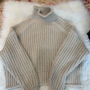 Women’s HM Oversized Cream Sweater Size L